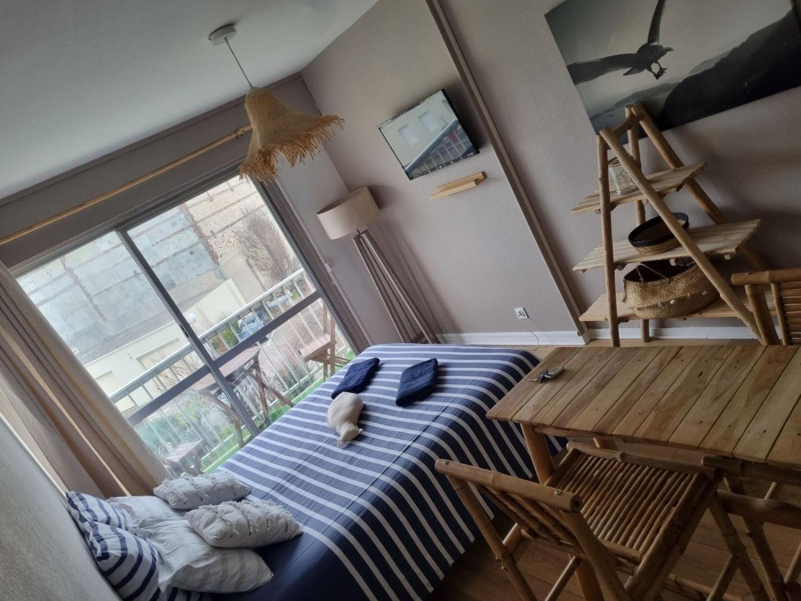Ma De Avec Balcon Et Parking Fecamp